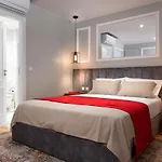 Oh La La Apartment