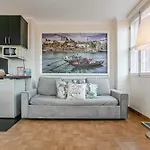 Spacious Duplex Apartment In The Heart Of Porto