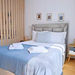 Downtown Studio 80 Meters To Metro And Free Parking