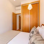 Charming 1-Bedroom Apartment In Oporto