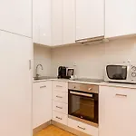 Charming 1-Bedroom Apartment In Oporto
