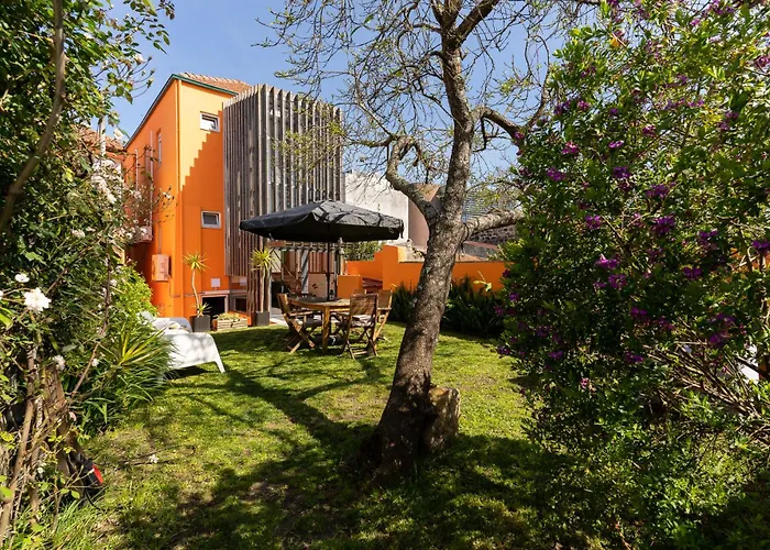 Peach Hostel&Suites