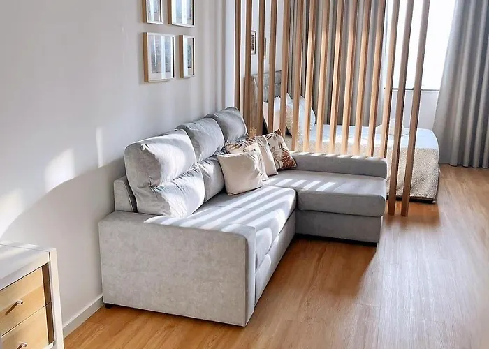 Downtown Studio 80 Meters To Metro And Free Parking