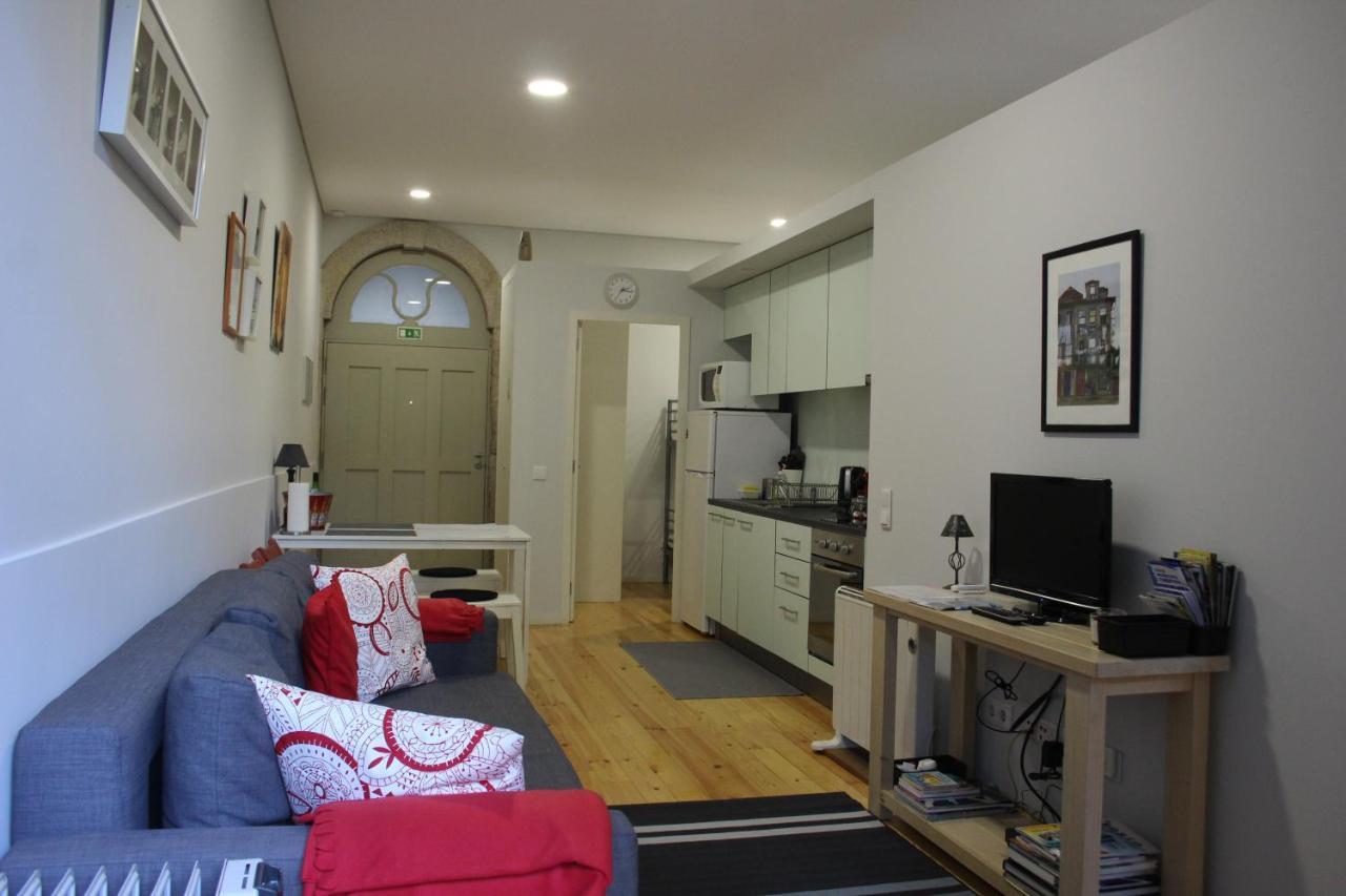 Practical And Comfortable With Garden Apartment Porto