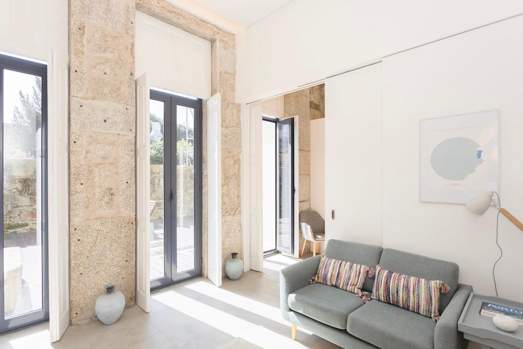 Apartment Liiiving In - Terrace & Sunny
