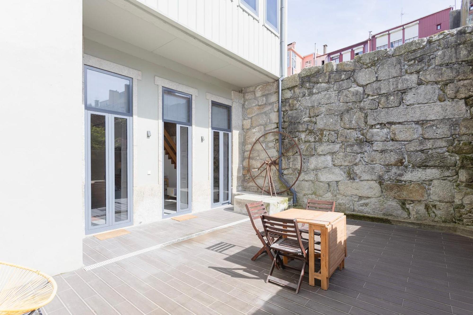 Liiiving In - Terrace & Sunny Apartment Porto