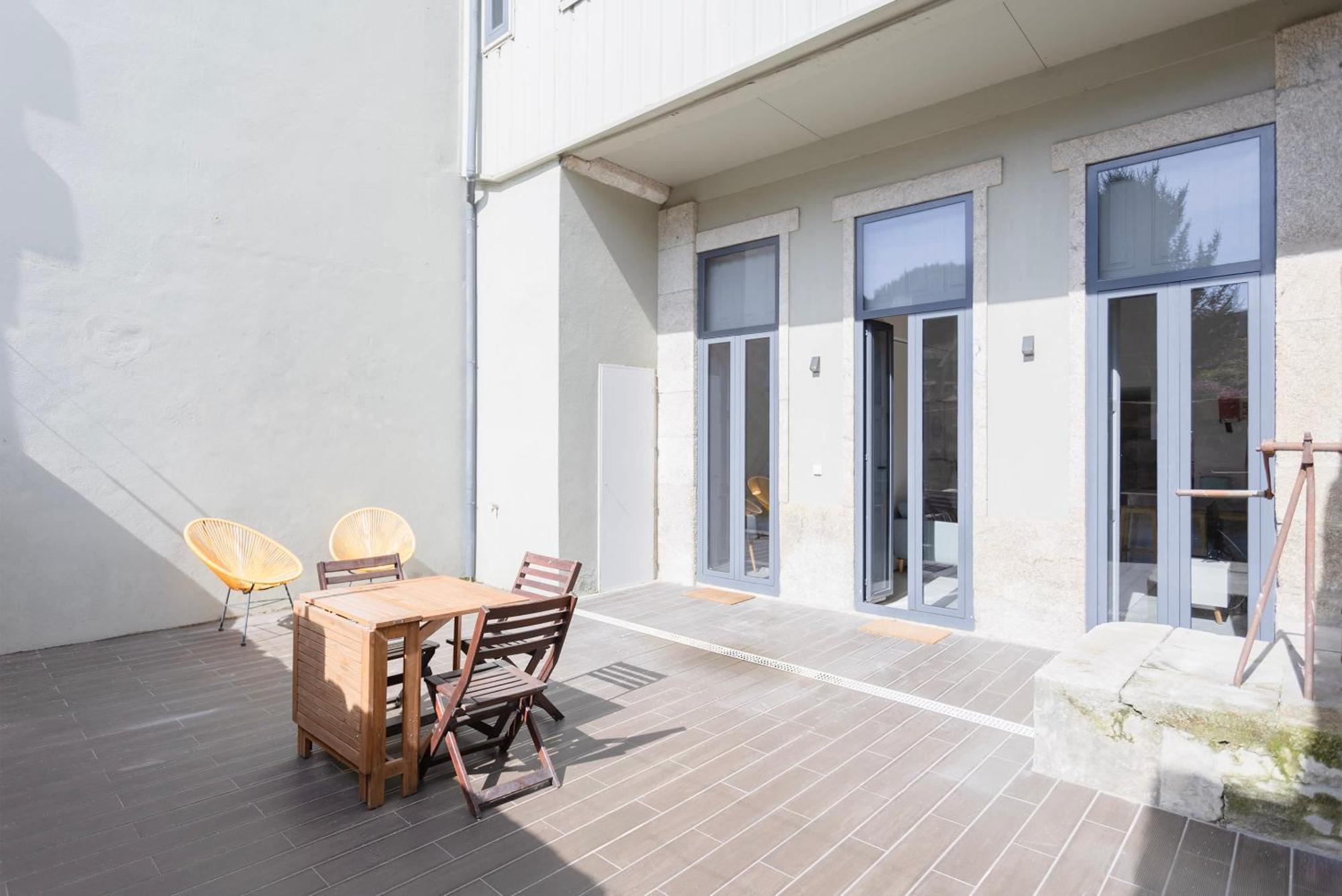 Liiiving In - Terrace & Sunny Apartment Porto