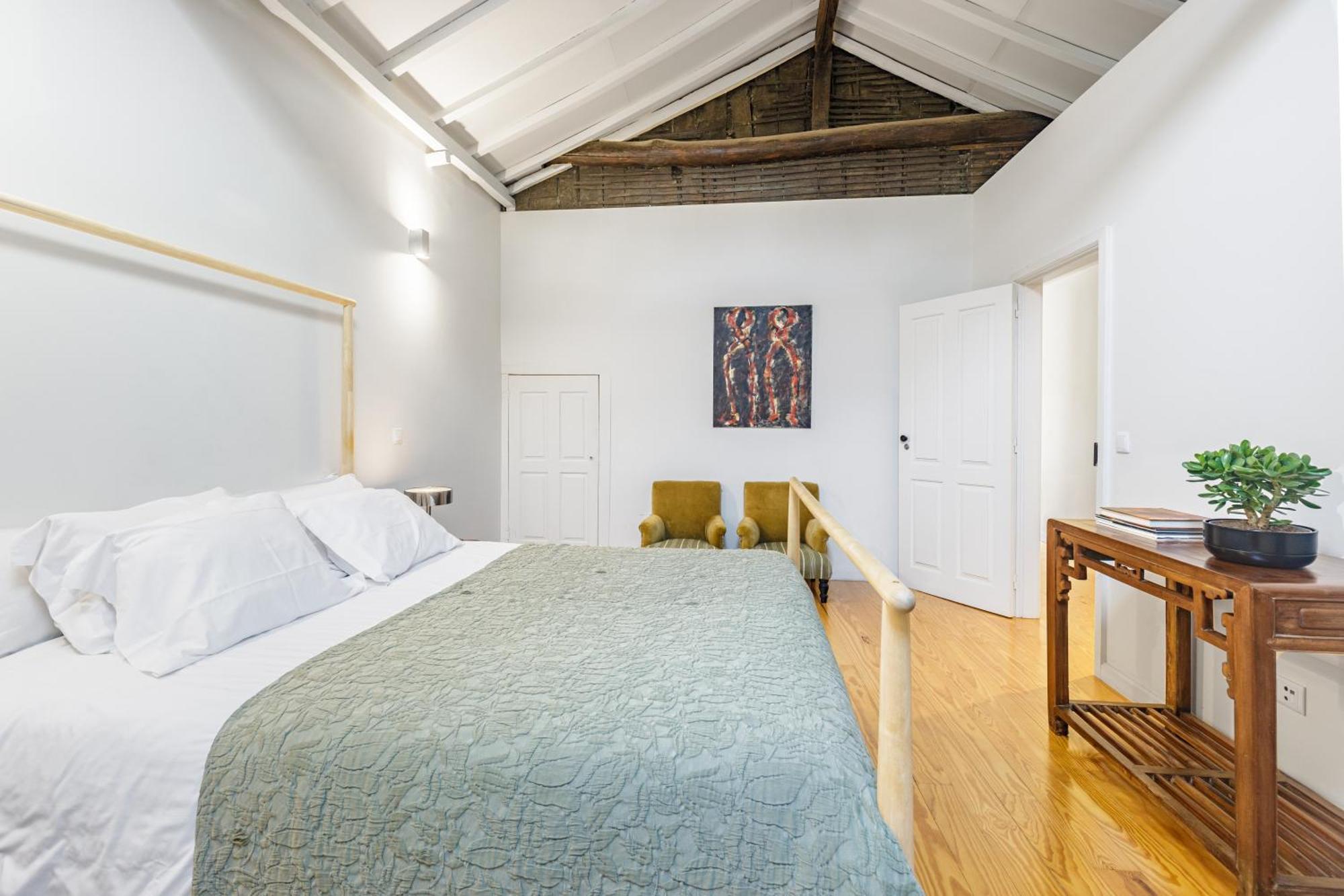 Fly Me To The Moon Apartment Porto