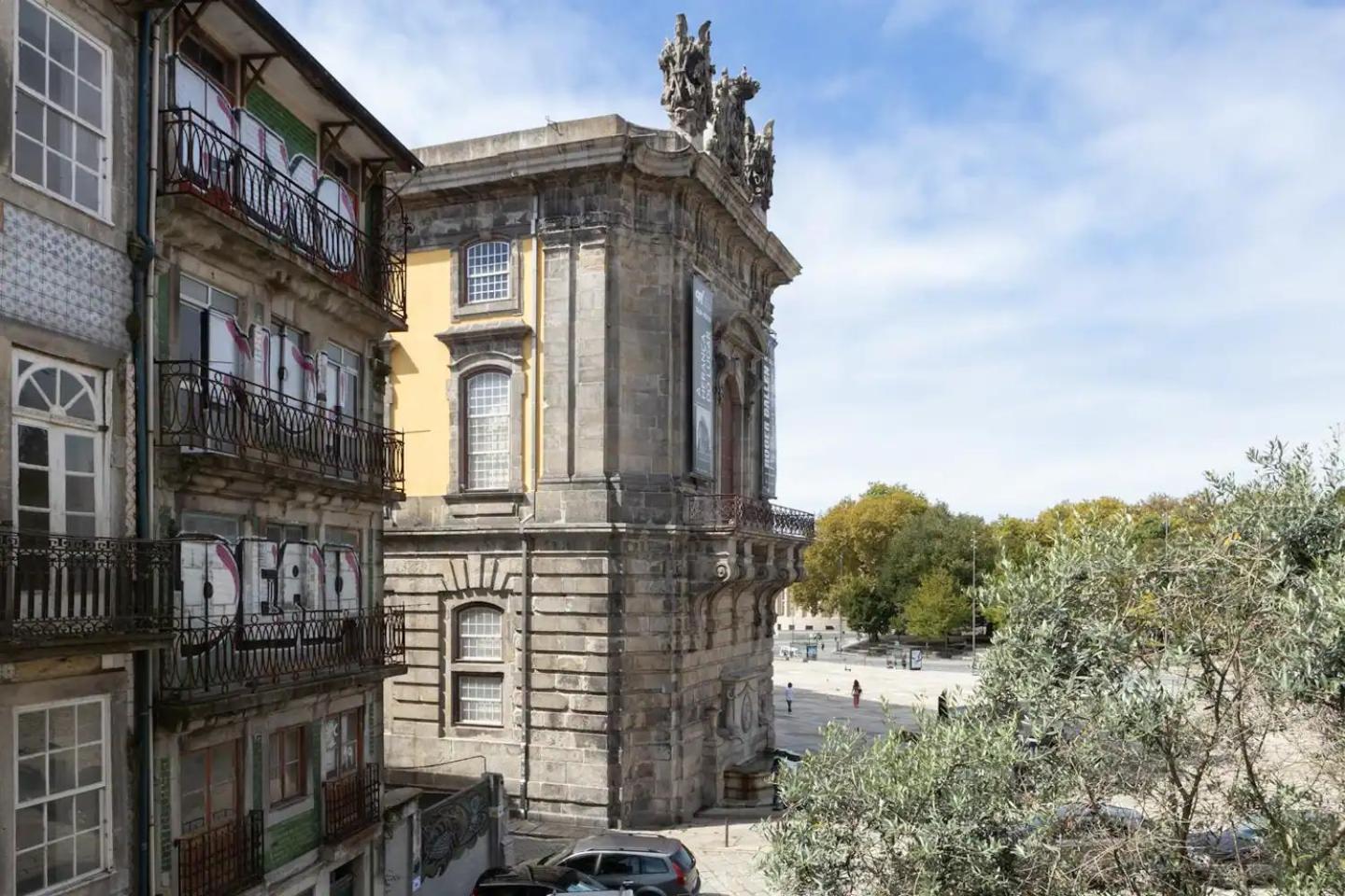Spacious Duplex In The Heart Of Porto