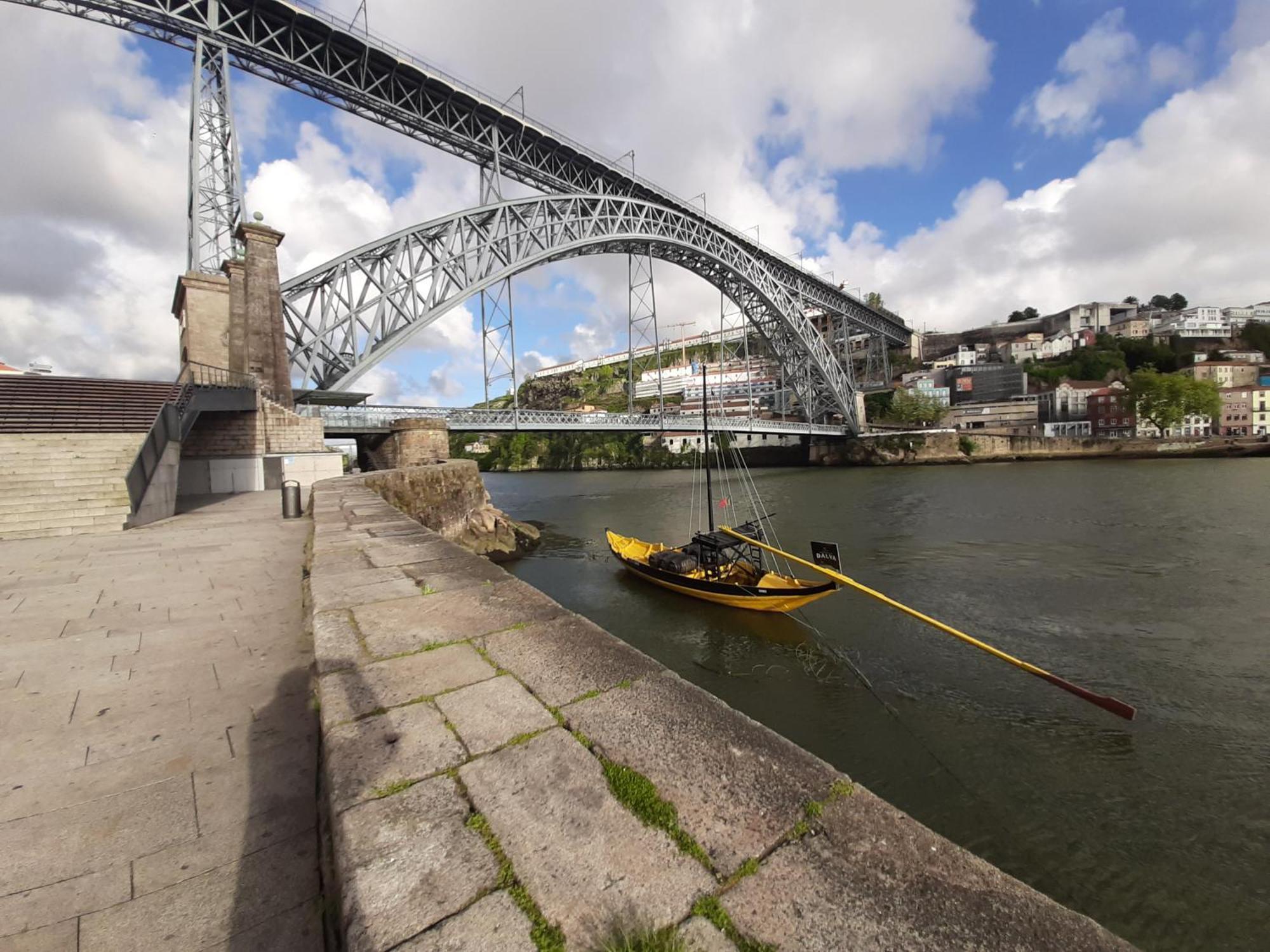 Appartement Muralha Da Barca Rnal Nº13939 Al,5848 Al, 6419 Al-chamada A Rede Movel Nacional Porto