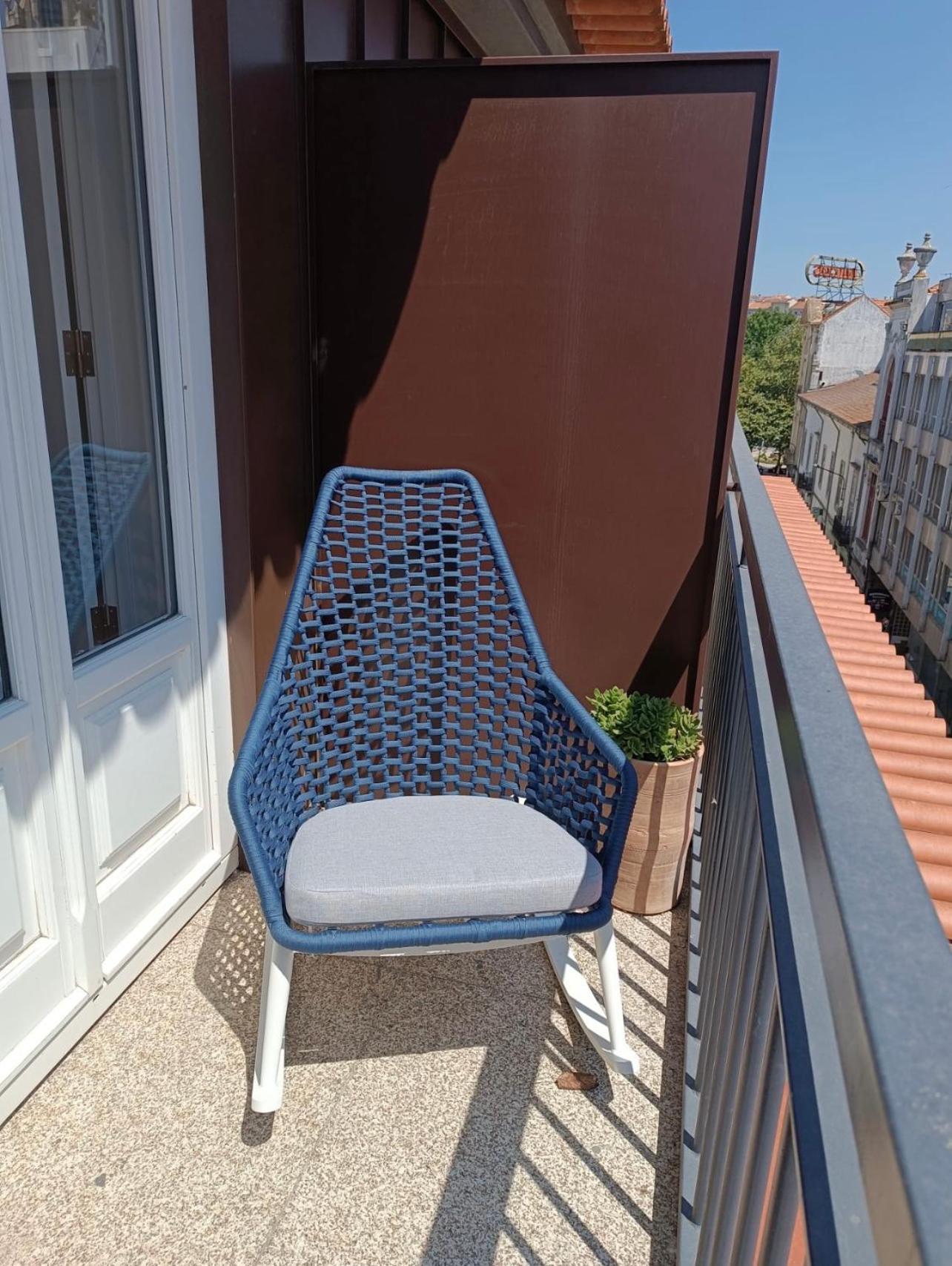 Boutique Rentals-the Alma W/ Balcony Apartment