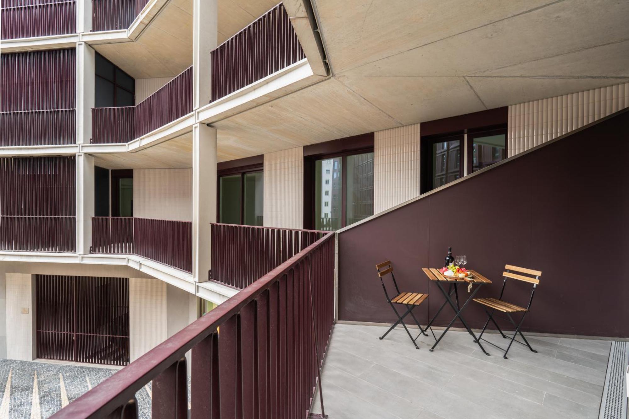 Apartment Urban Stylish With Balcony