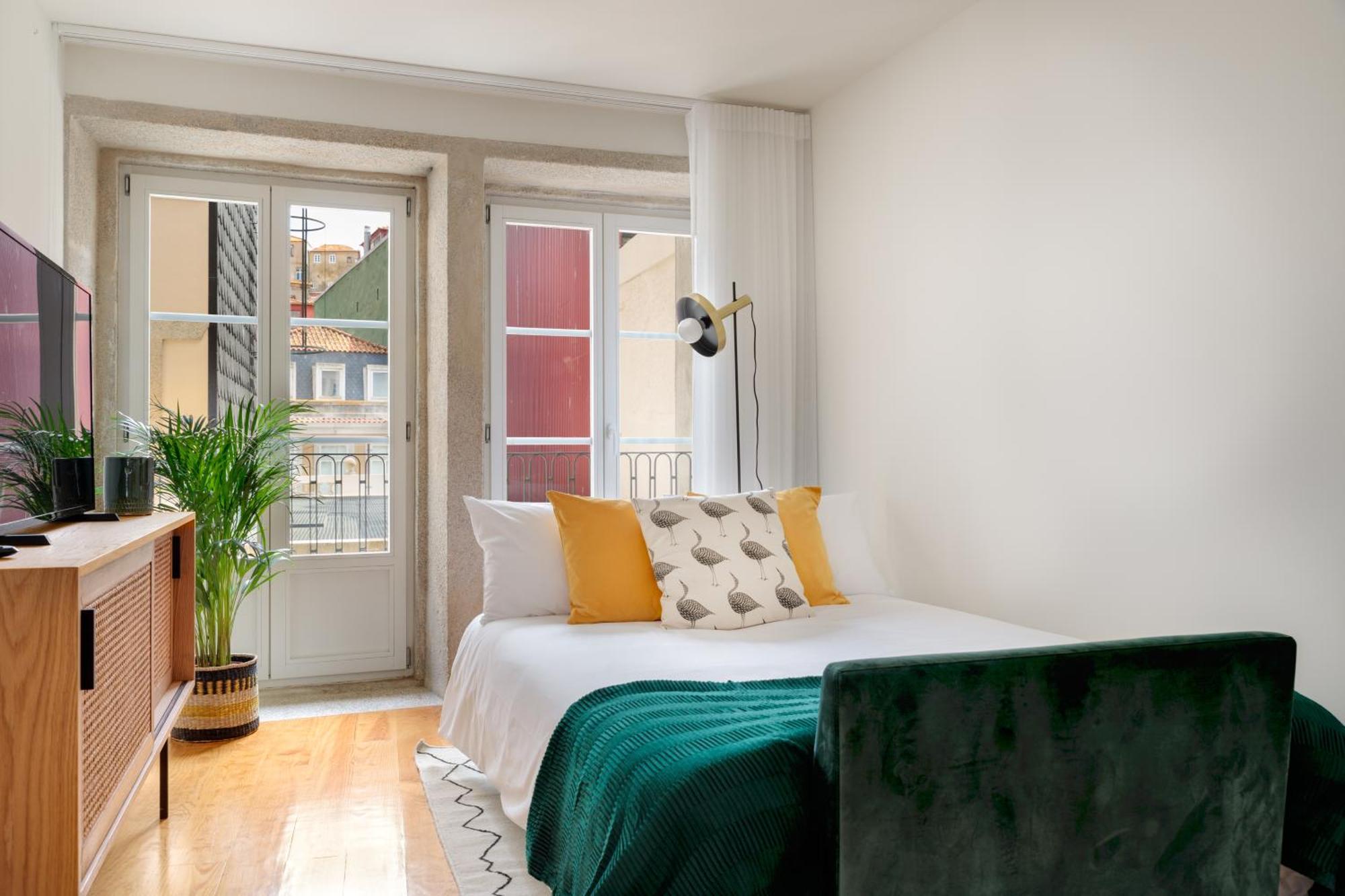 Flores Plaza Apartment Porto