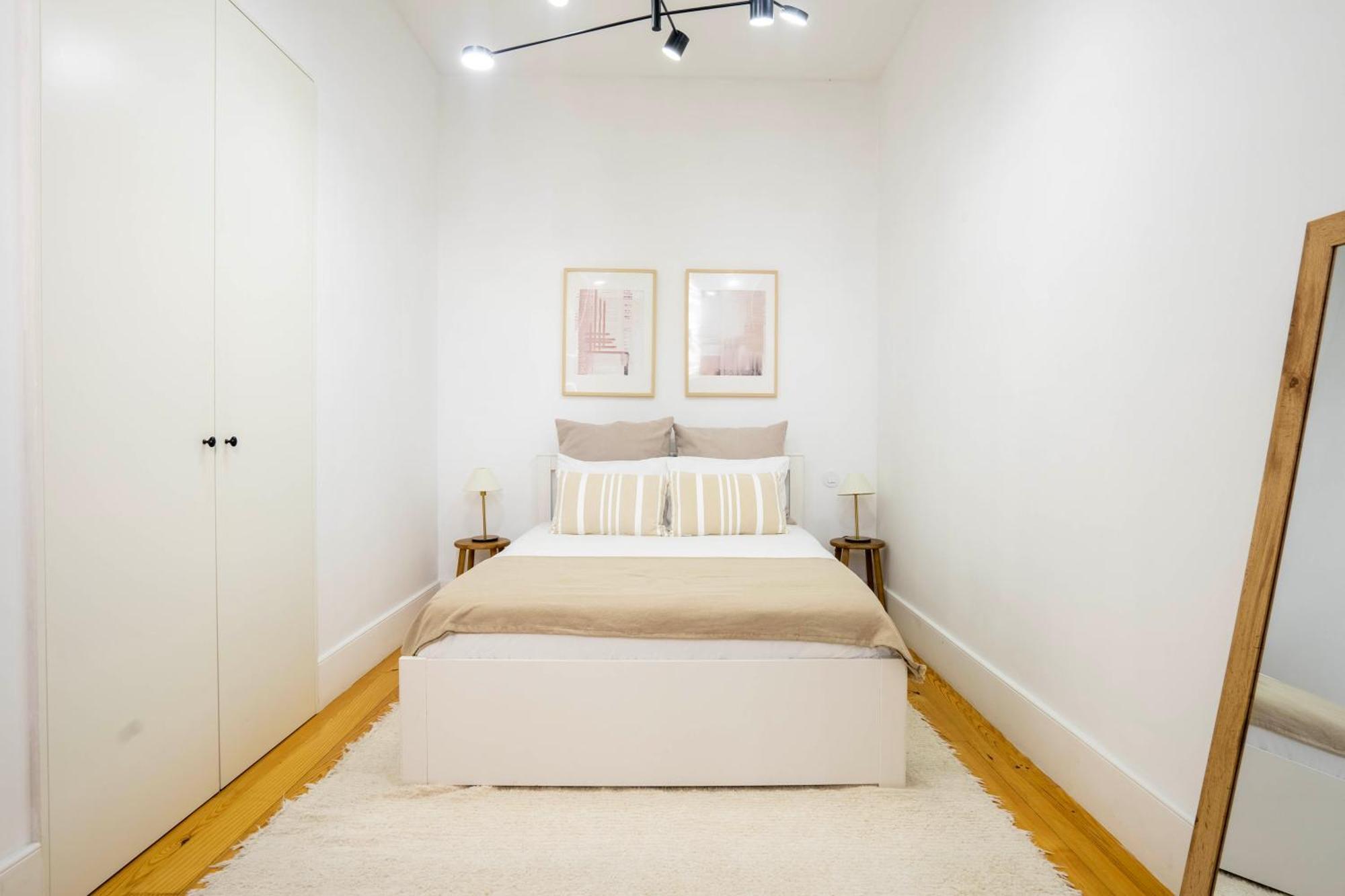 Chic 1br In Republica W Balcony By Lovelystay Porto