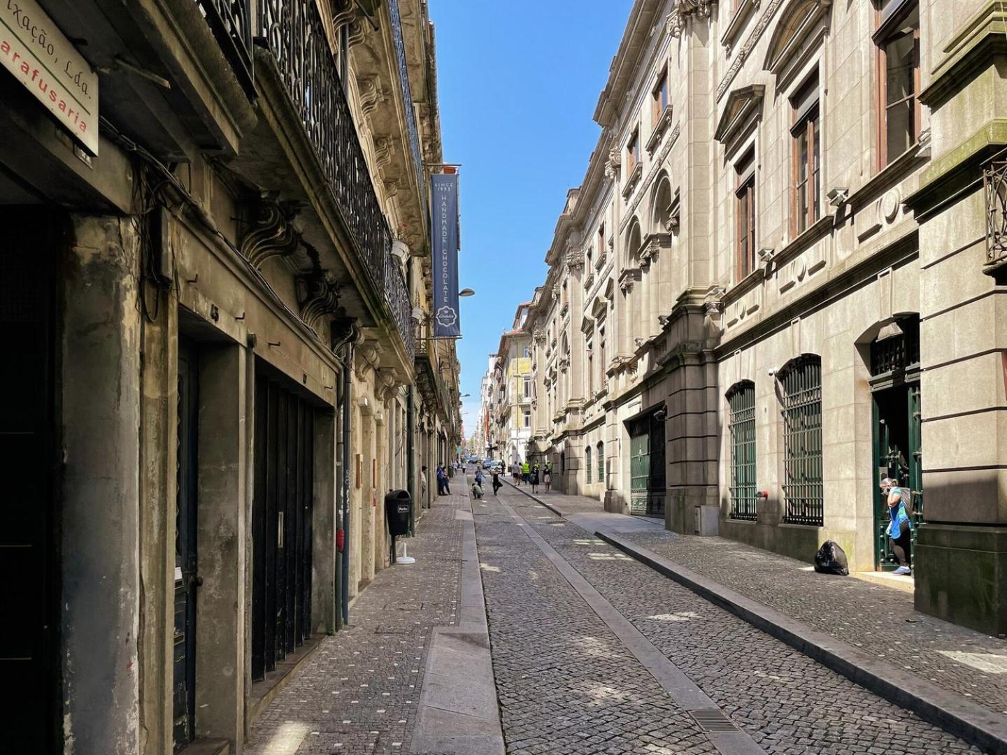 Special Place With A Sunny Balcony Facing Clerigos * Porto