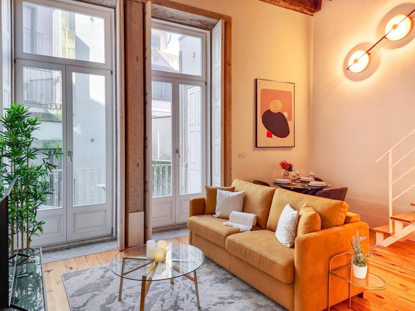 Loft With Balcony On City's Important Street Porto