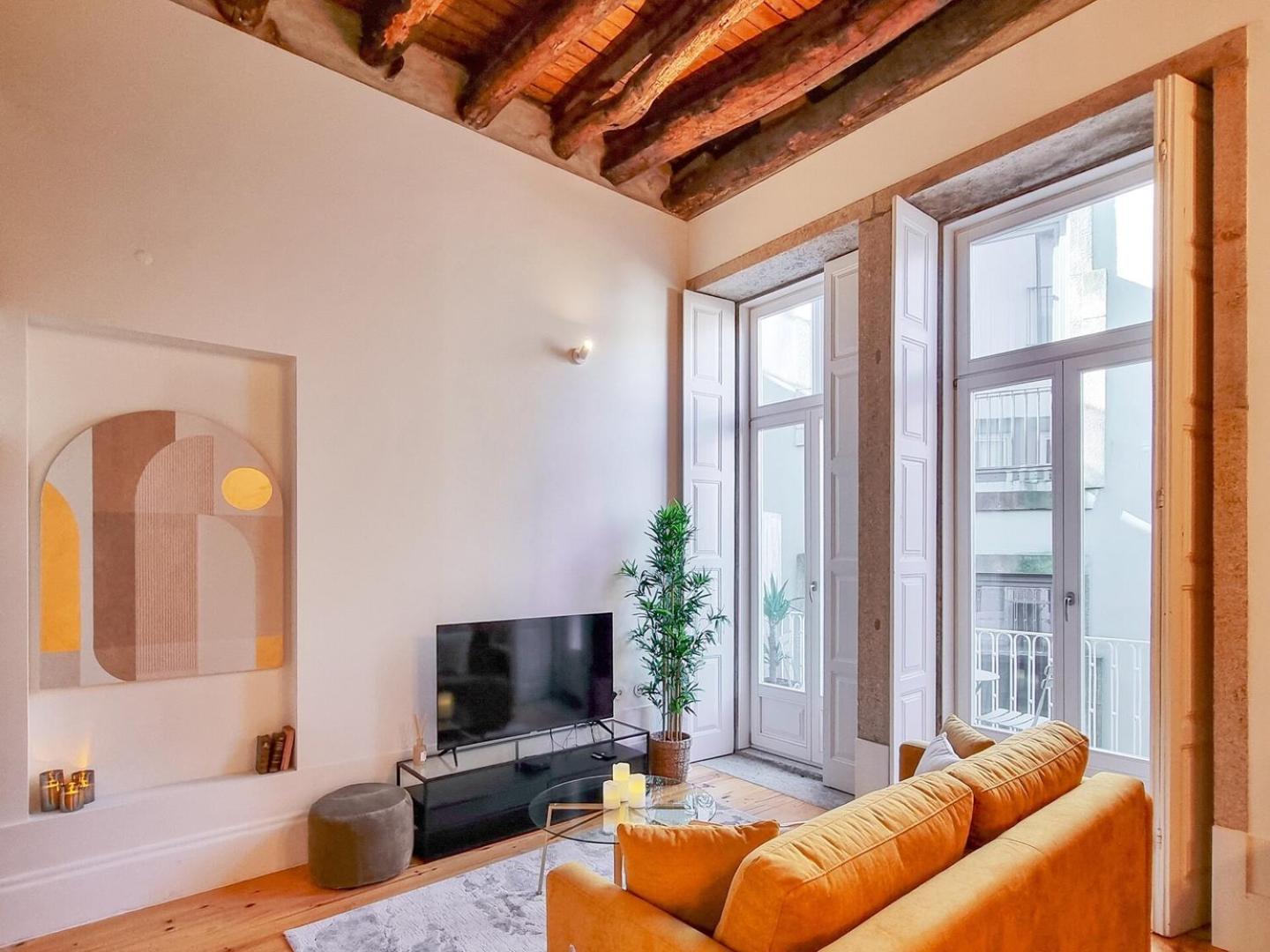 Loft With Balcony On City's Important Street Luxury tent *