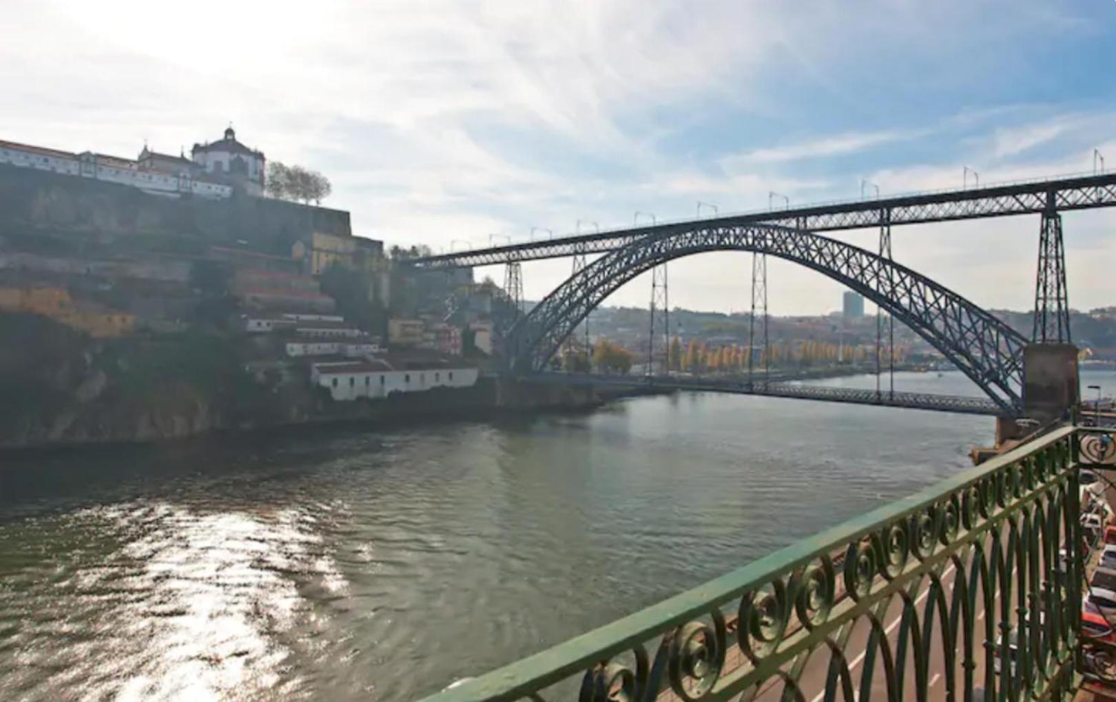 Eiffel Riverside Garden Apartment Porto