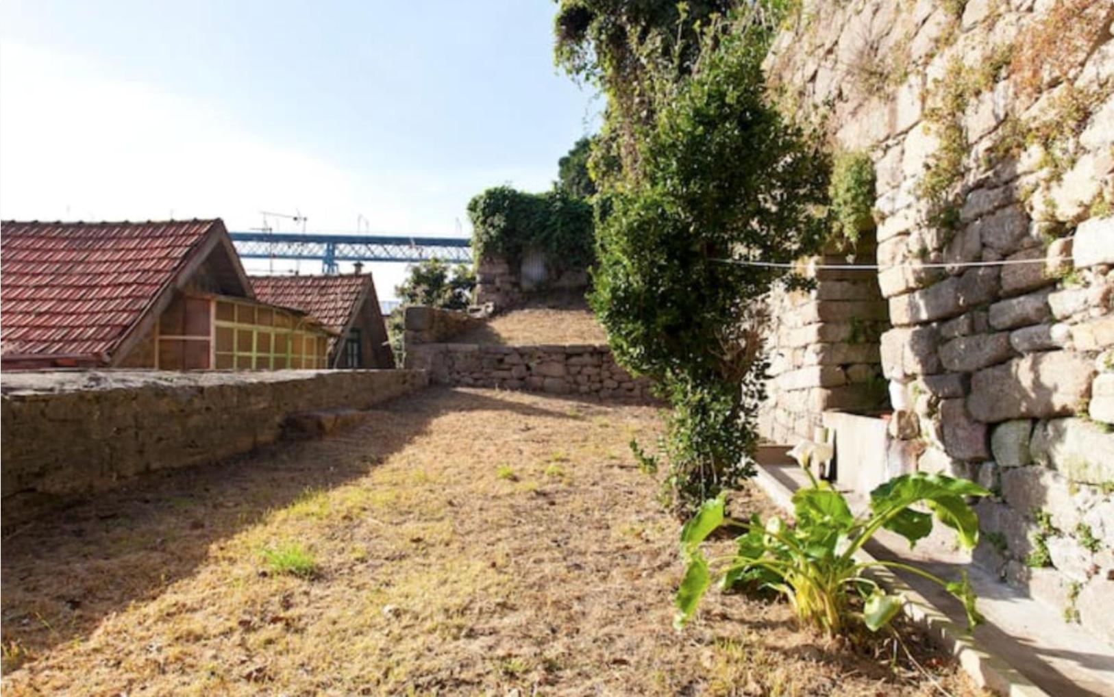 Eiffel Riverside Garden Apartment *