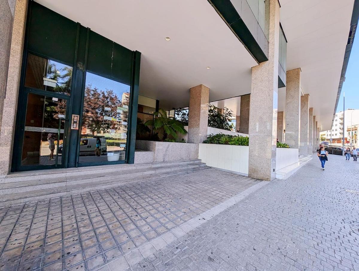 Downtown 80 Meters To Metro And Free Parking Apartment *
