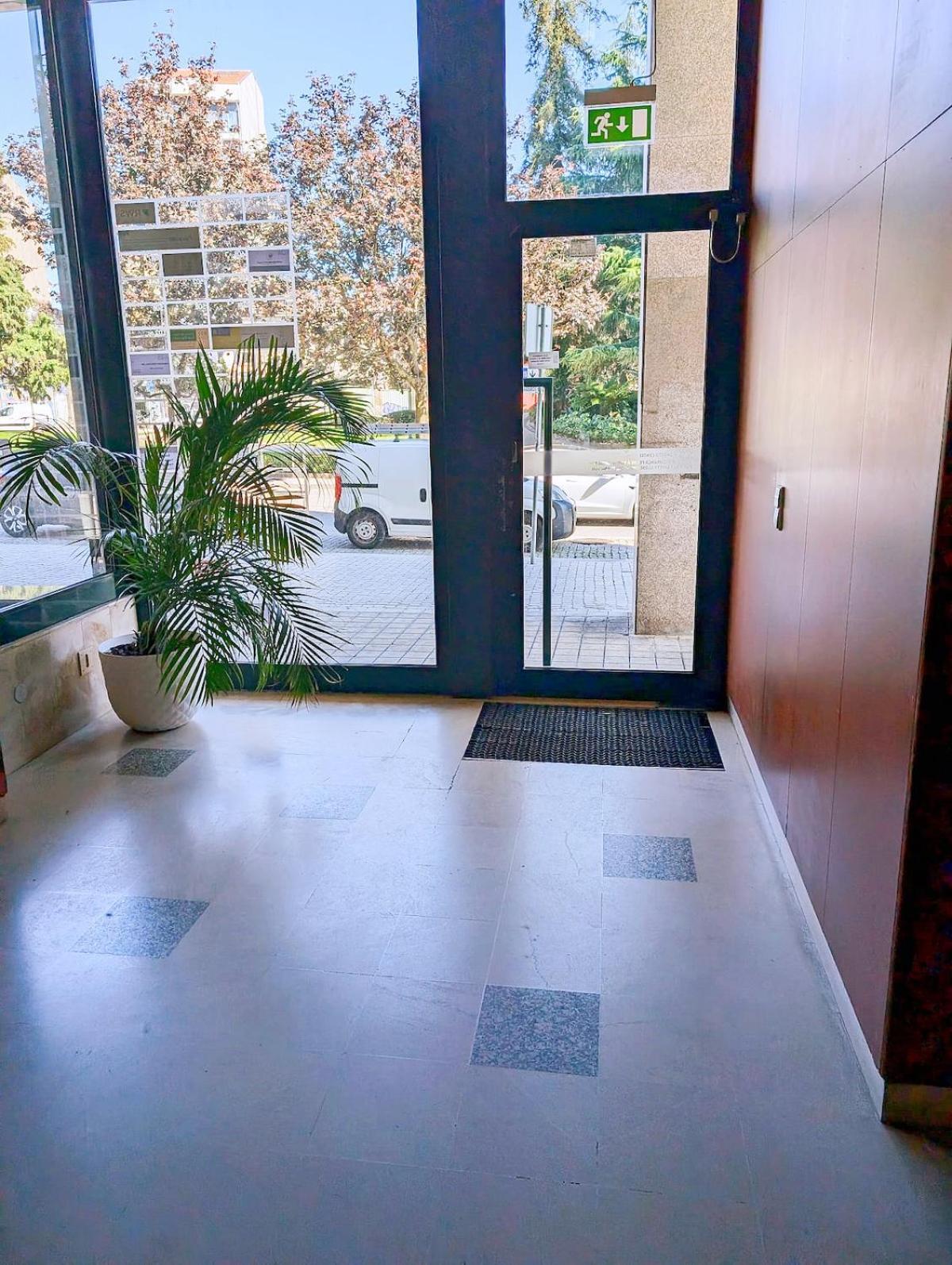 Apartment Downtown 80 Meters To Metro And Free Parking *
