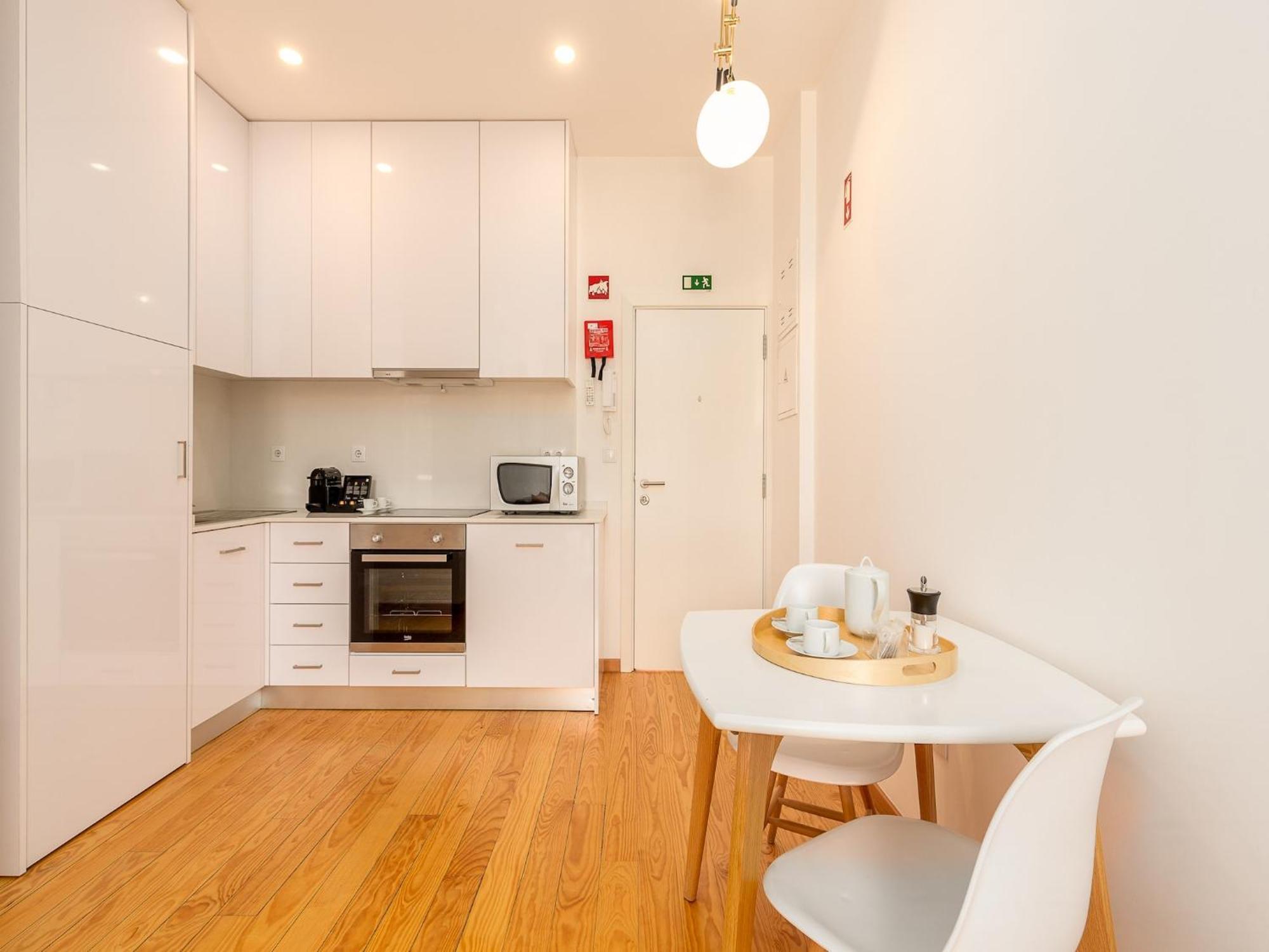 Charming 1-bedroom In Apartment *