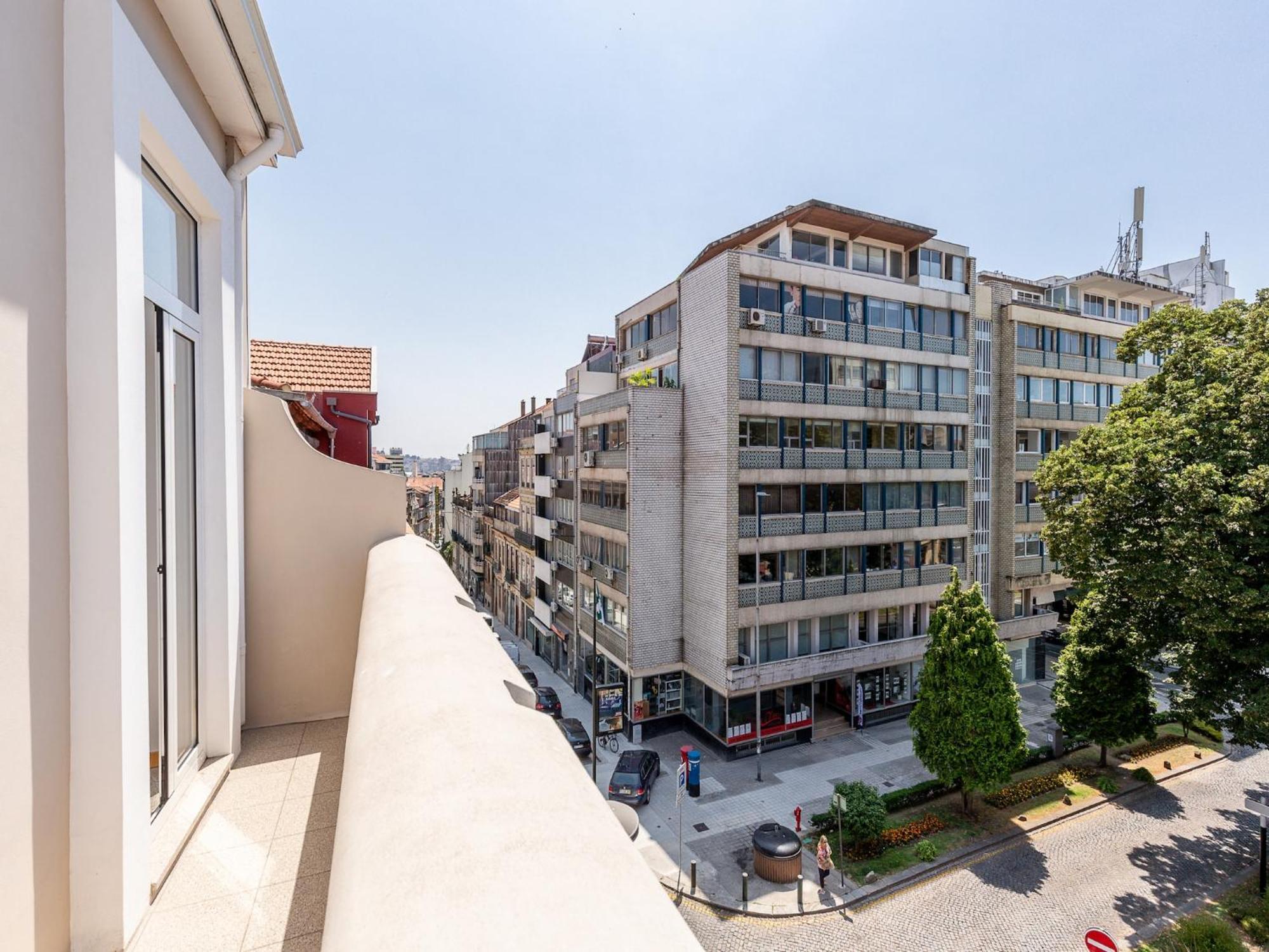 Charming 1-bedroom In Porto