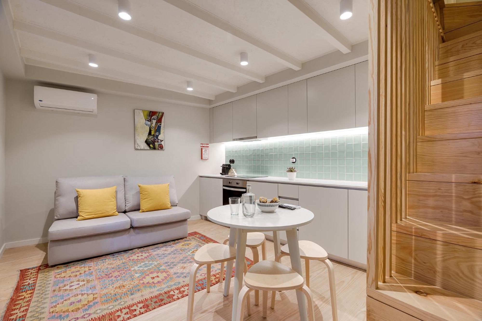 Figueiroa Four By Da'home
