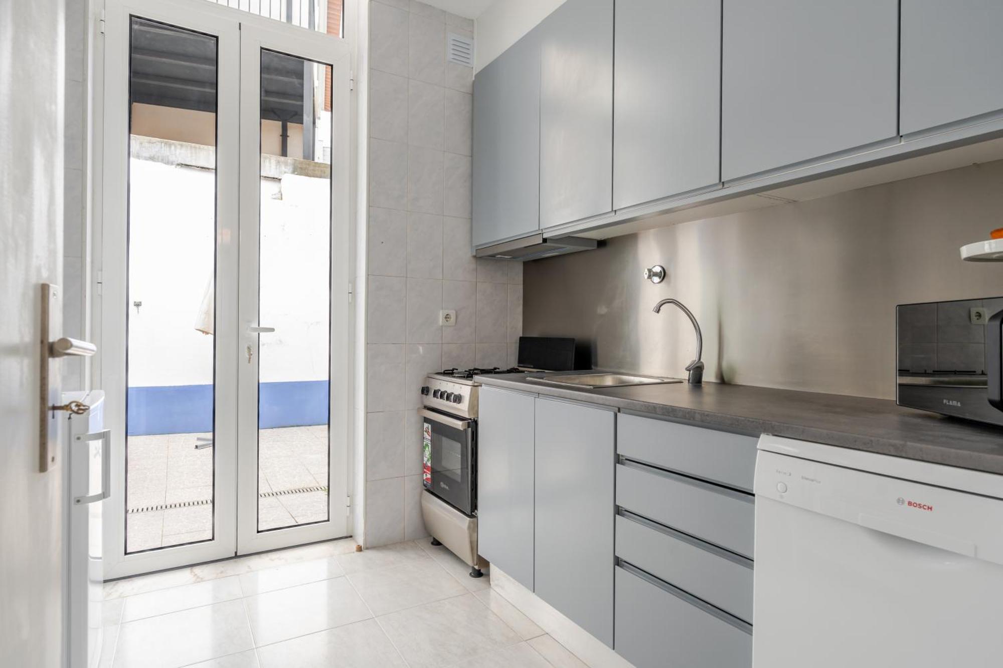 Hostwise - Traditional House With Terrace Holiday home Porto
