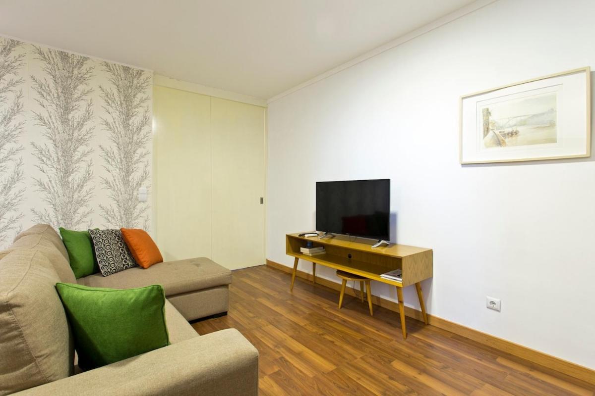 Aposentus - The First Apartment *