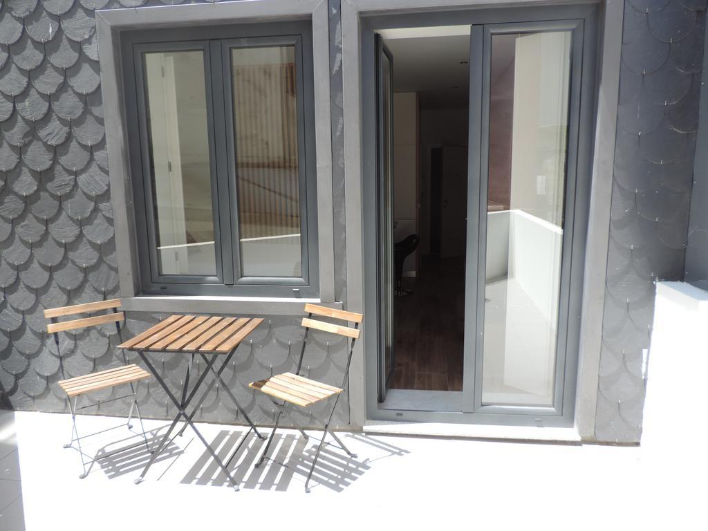 Carlos Alberto Balcony Apt