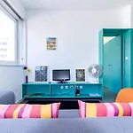Modern Center Apartment 1F