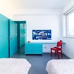 Modern Center Apartment 1F