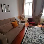 Alvares Cabral Apartamento B