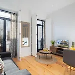 Host Wise - Luxury Design Apartment - Premium Location