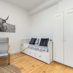 Charming Studio With Rooftop In Porto