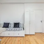 Charming Studio With Rooftop In Porto