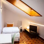 Porto Concept Home - University Residence & Guesthouse - Polo II Areosa