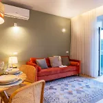 Almada 551 By Lovelystay