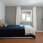 Host Wise - Welcoming Adorable House - Ace Location