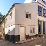 Host Wise - Welcoming Adorable House - Ace Location