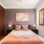 Host Wise - Spacious Duplex House - Jacuzzi & Terrace