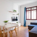 Host Wise - Spacious Comfortable Apartment - Balcony