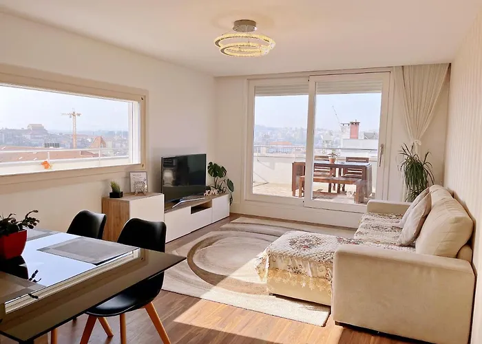 Unique Penthouse Porto Near Livaria Lello - 40M2 Terrace And Free Parking