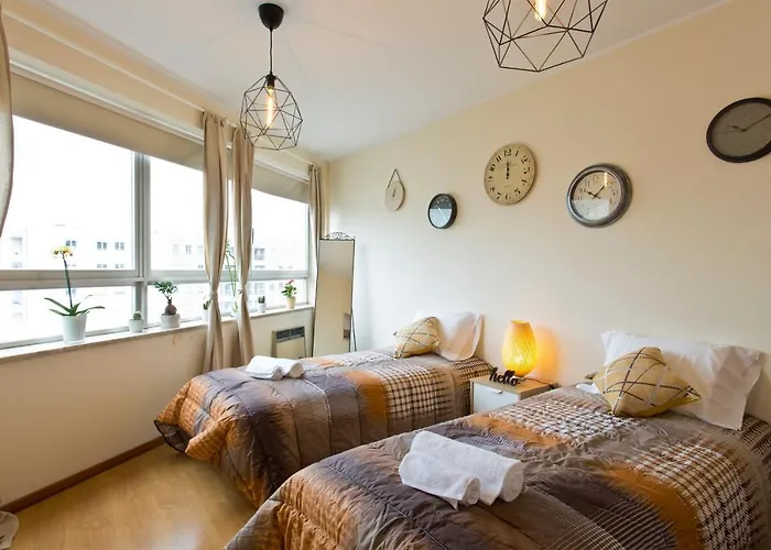 Host Wise - Spacious Trendy Flat W Netflix - Central Location