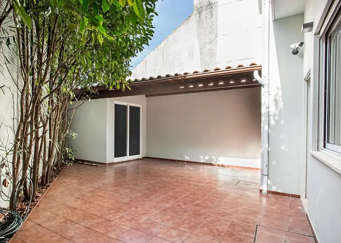 Joivy Central & Spacious Apt In Porto