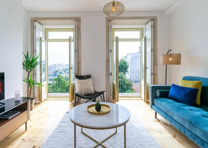 Gorgeous Flat W. Balcony In Iconic Pedestrian St