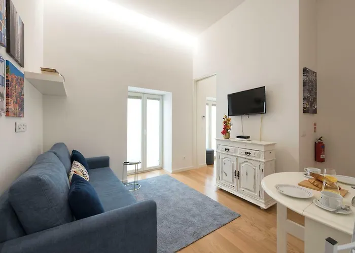 Lovelystay - Majestic Flat In City Center