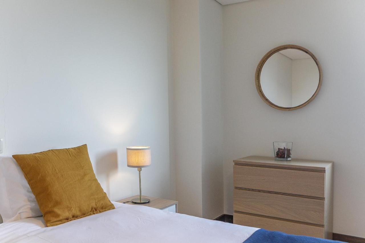 Apartment Lovelystay - Spacious 3br Flat With Ac And Balcony Porto