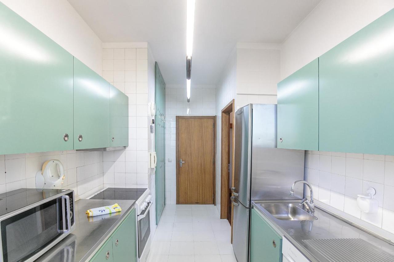 Lovelystay - Spacious 3br Flat With Ac And Balcony * Porto